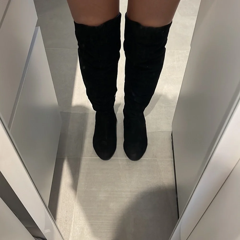Women size 6 Black over the knee boots zipper on the inside soft suede alike